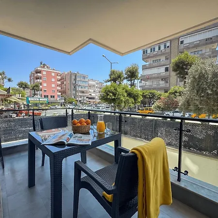 Qoople Prive Just Steps From The Sea Apartman *