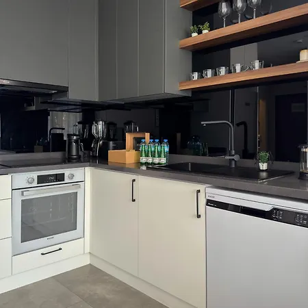 Apartman Qoople Prive Just Steps From The Sea