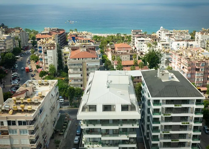 Qoople Prive Just Steps From The Sea Apartment